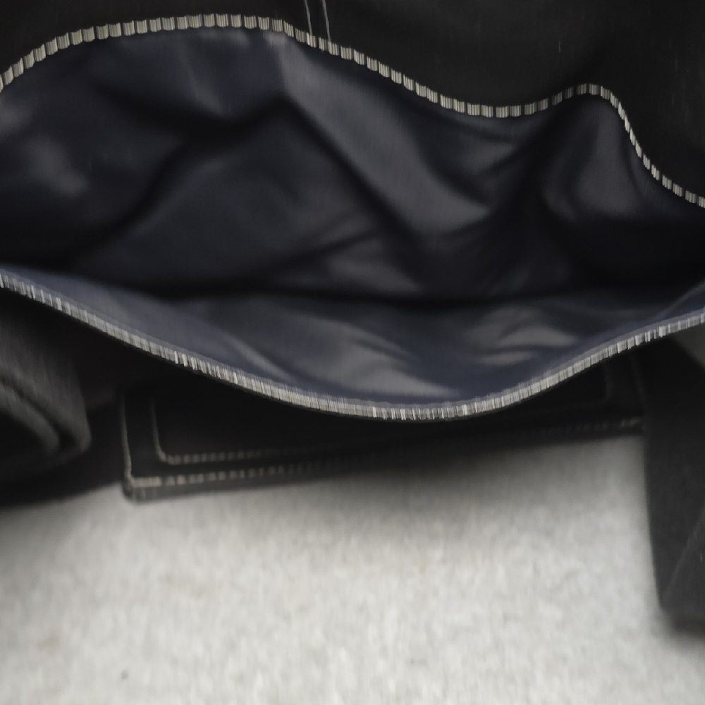 Malcolm Fontier The Entertainer Black Messenger Bag - Picture 4 of 11